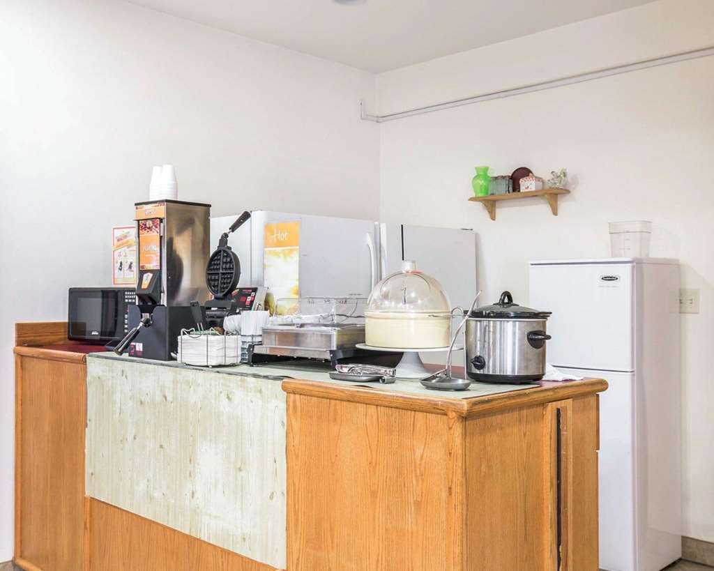 Quality Inn Гелена Ресторан фото